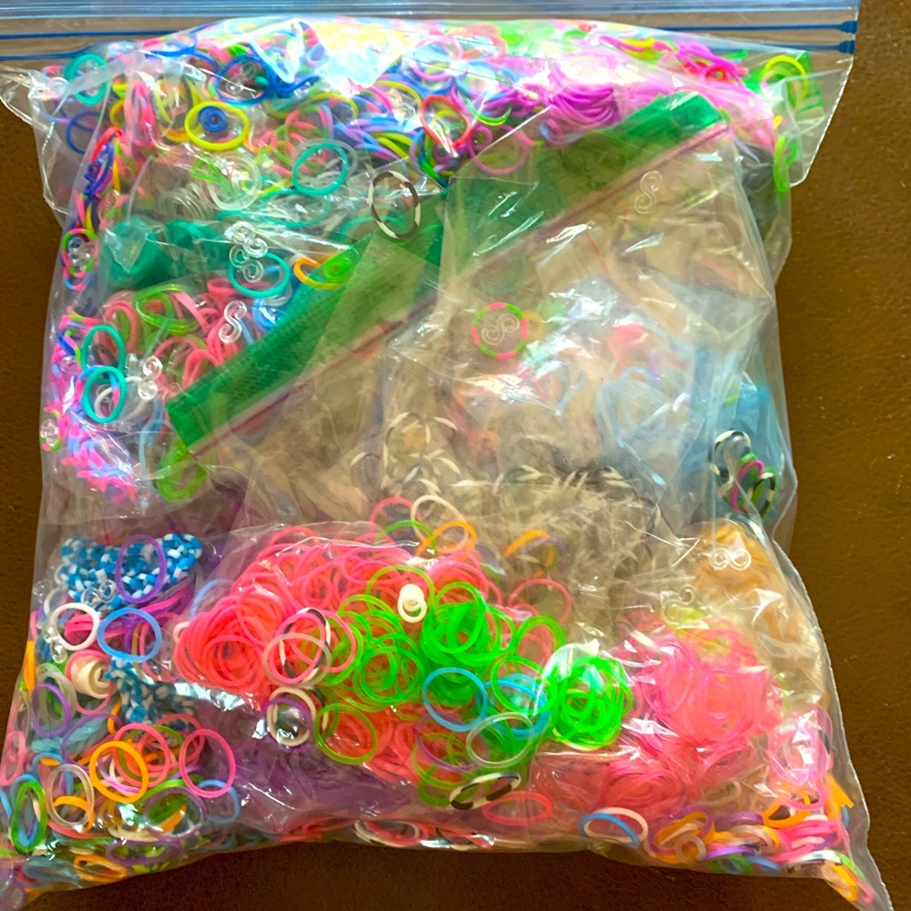 Ziplock full of rubber bands for bracelet making. Multiple colors.